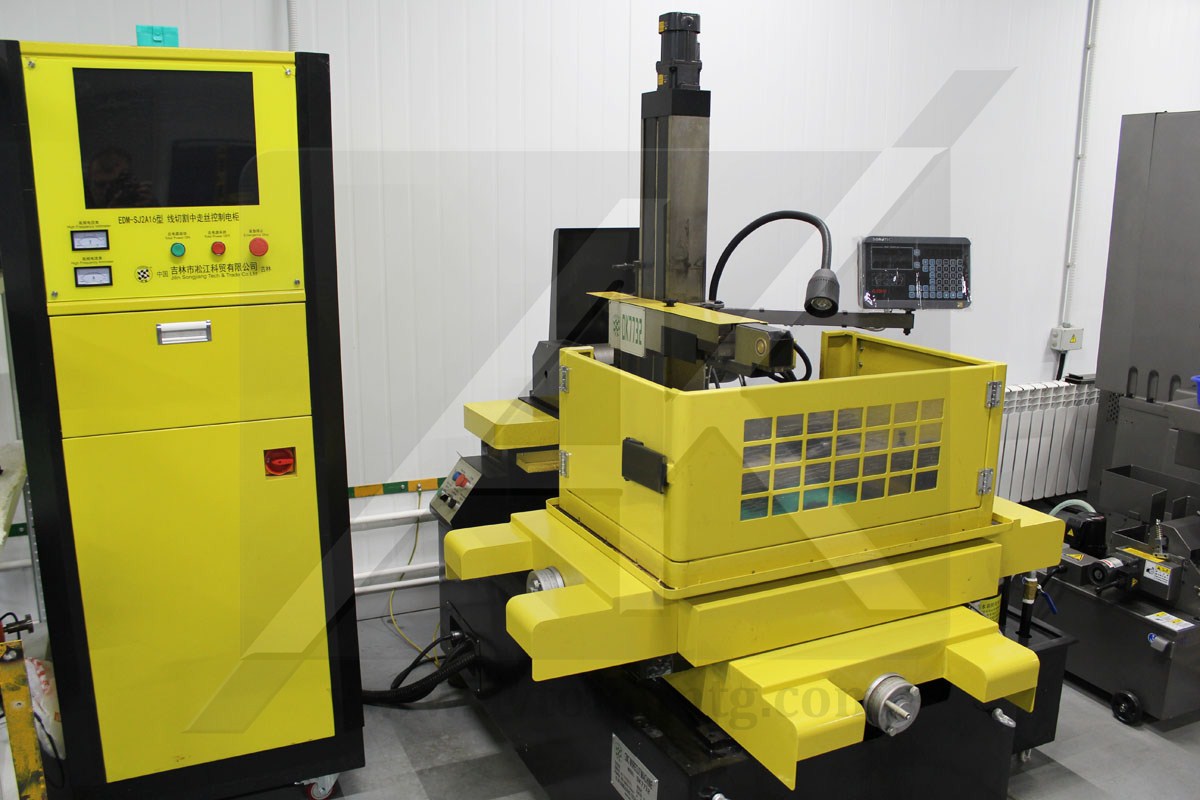 CNC EDM machine CNC EDM machine